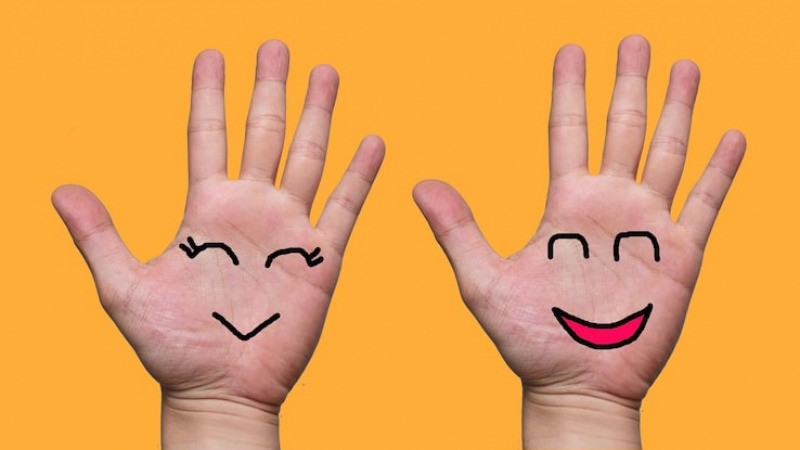 Mosolygó Stúdió - Derűs ujjak jógája Hévíz