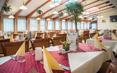 Monarchy Restaurant
